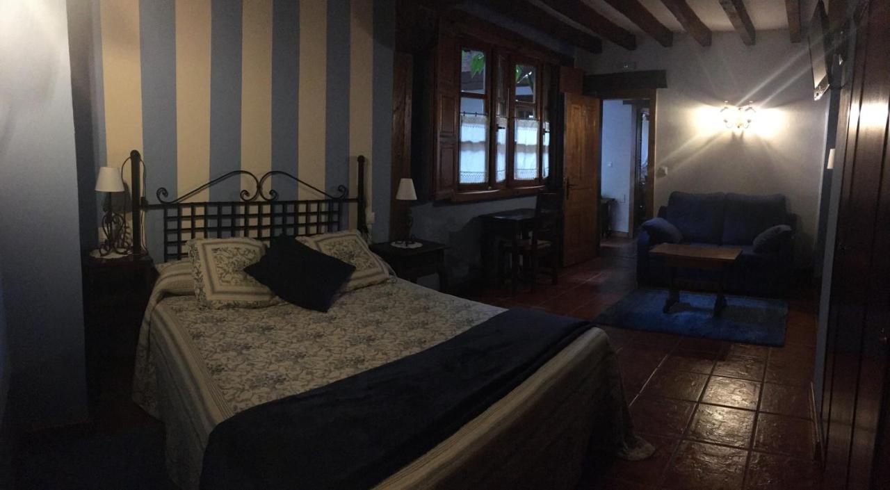 Hotel Rural Posada El Trenti De Corona Valoria Екстер'єр фото