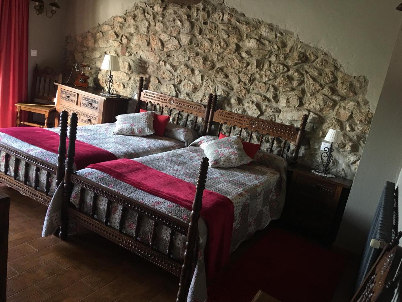 Hotel Rural Posada El Trenti De Corona Valoria Екстер'єр фото