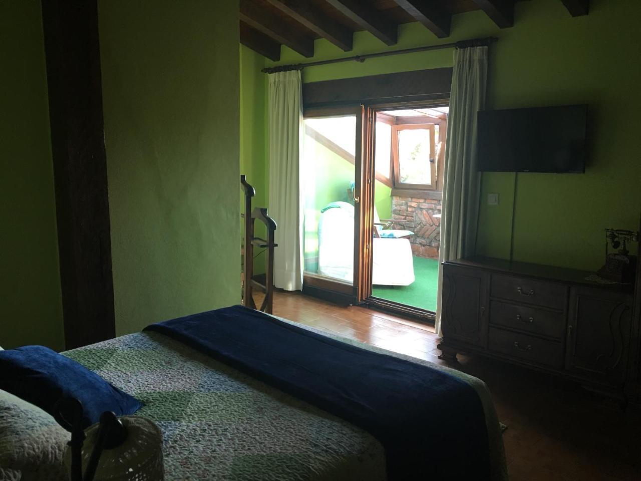 Hotel Rural Posada El Trenti De Corona Valoria Екстер'єр фото